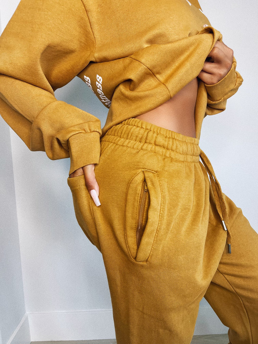 MANIFEST IT SWEATS - PEANUT BUTTER